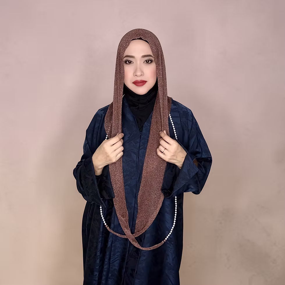 Thumbnail: Pearl Loop infinity scarf 